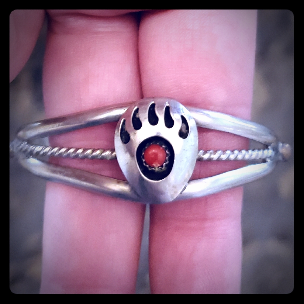 Toddler bear 🐻 paw bracelet